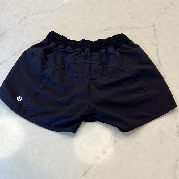 Lululemon Run: Track Attack Short size 2 - Picture 6 of 8